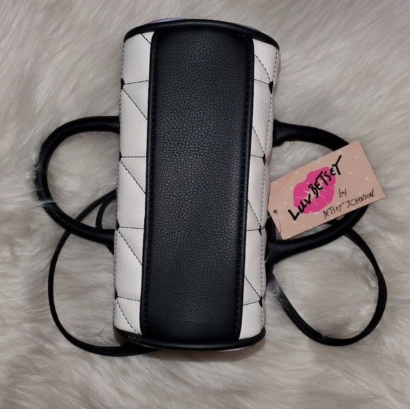 Betsey Johnson Black and White Heart Quilted Mini Bag - Picture 6 of 13